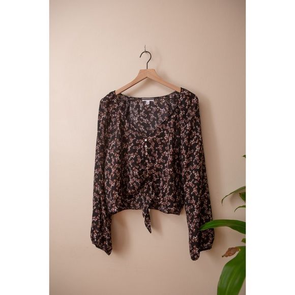 Socialite Tops - Spring/summer top